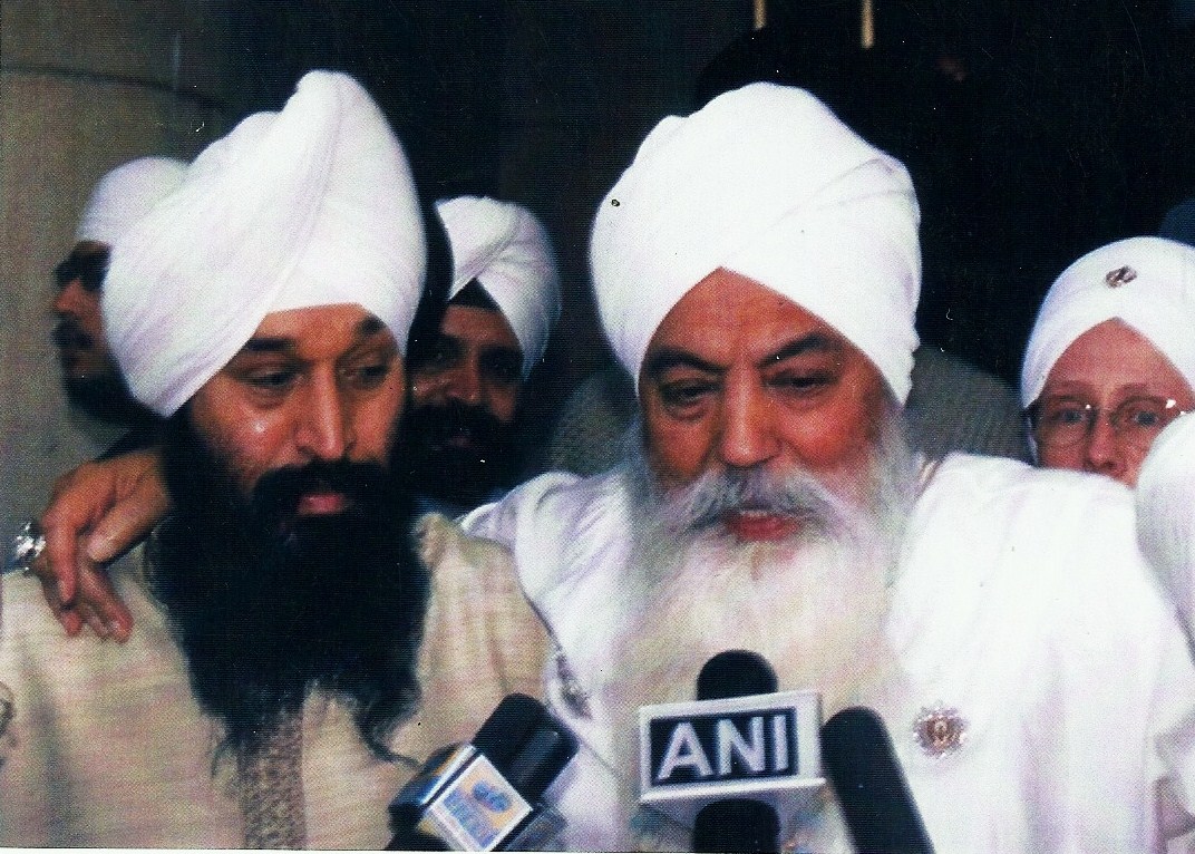 Siri Singh Sahib   April 23 2000   Esssence Of The Gurus Word